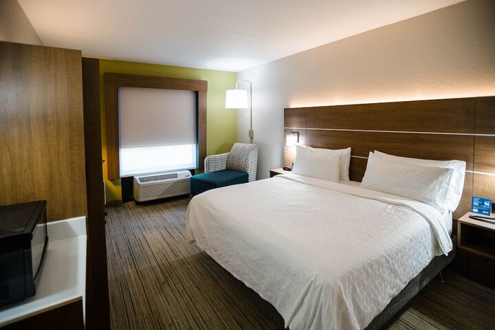 Room 40 of 76
