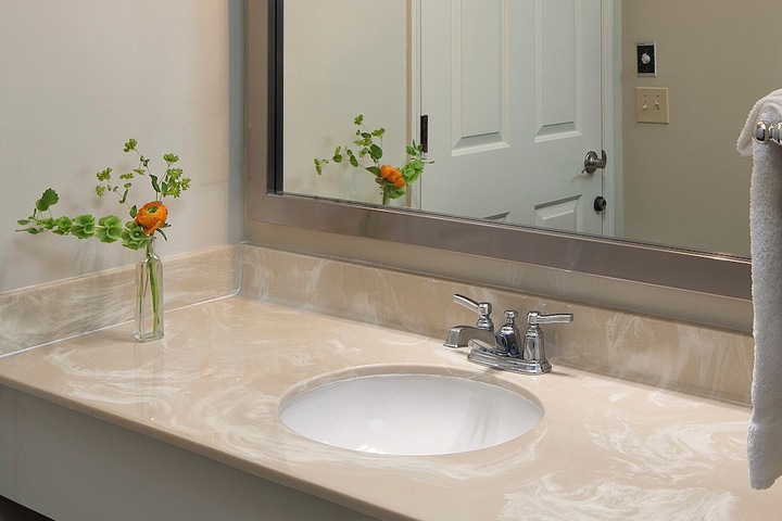 Cambria Landing Inn & Suites