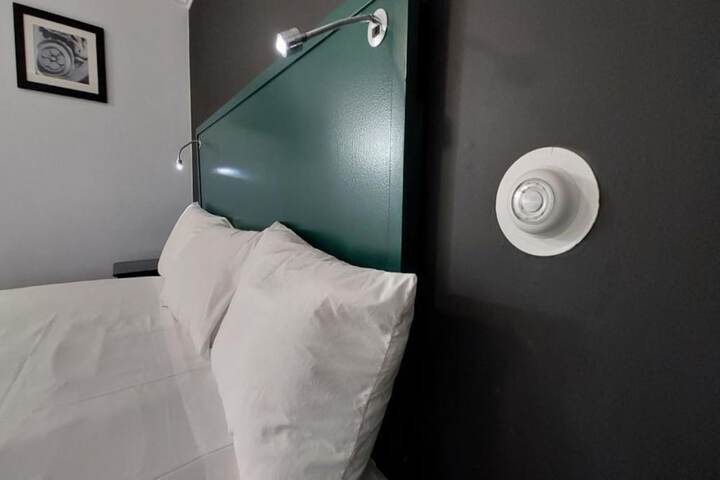 Room 10 of 46