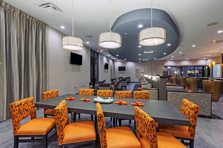 Holiday Inn Houston NE - Bush Airport Area by IHG