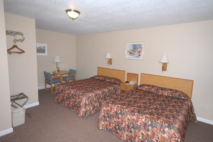 Room 7 of 12