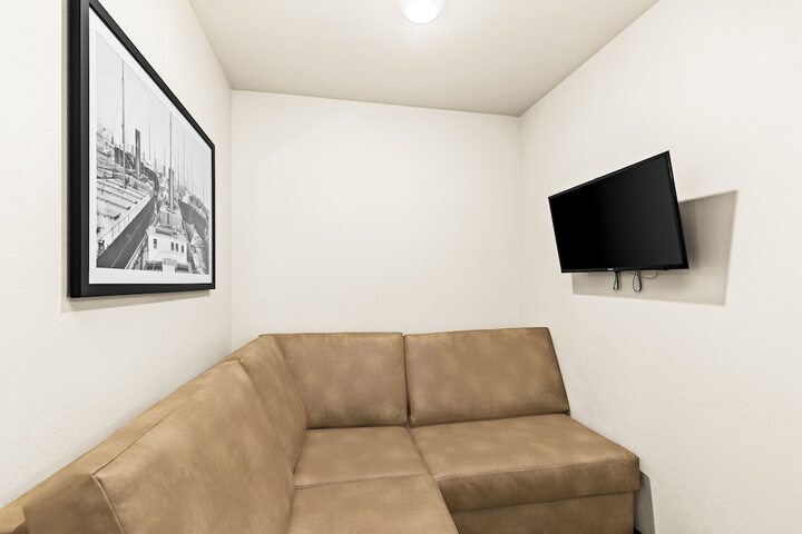 Room 33 of 55