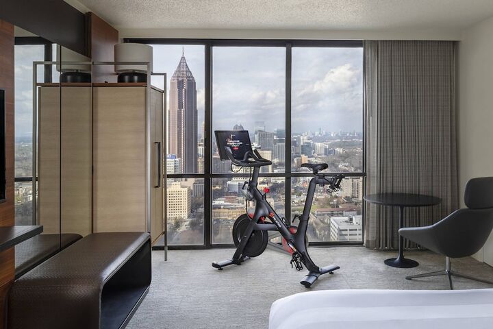 Room 26 of 166