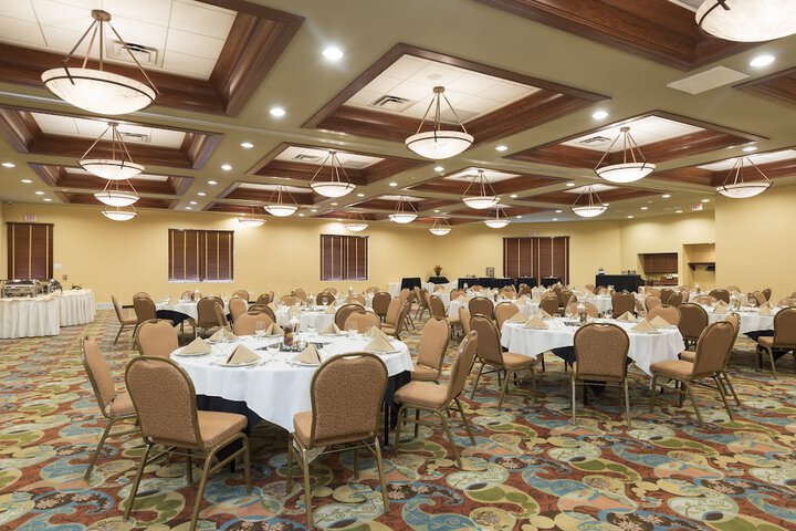 Ballroom/Hall 34 of 36