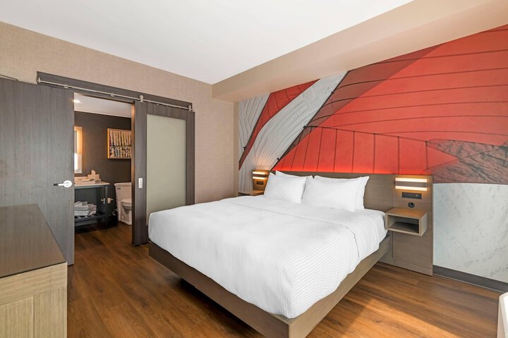 Cambria Hotel & Suites Plymouth