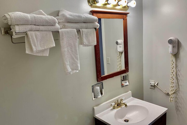Room 14 of 33