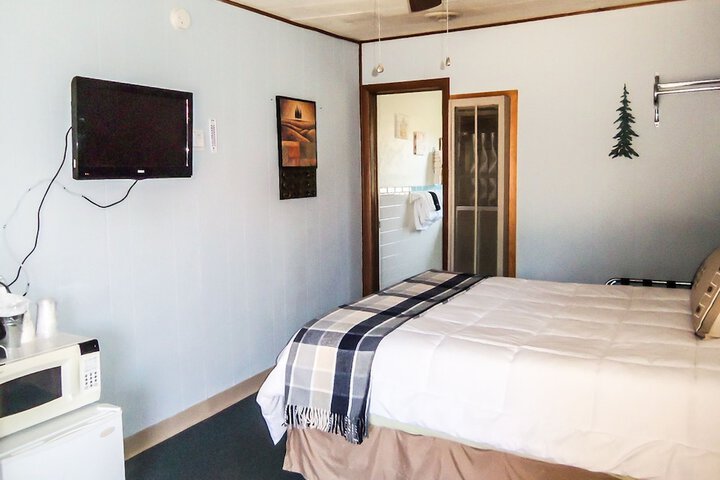 Room 64 of 83