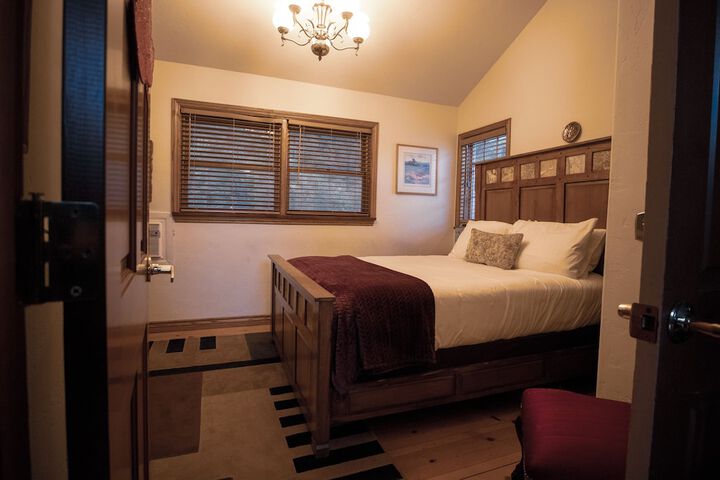 Room 15 of 50