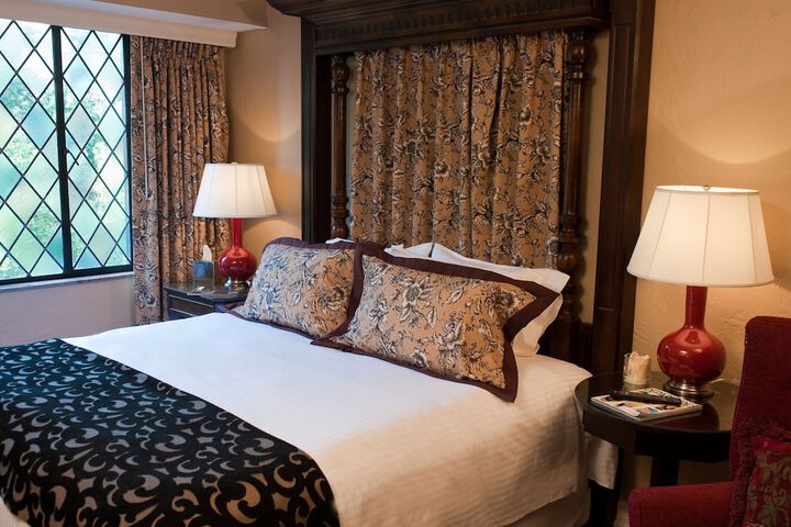 Room 43 of 68