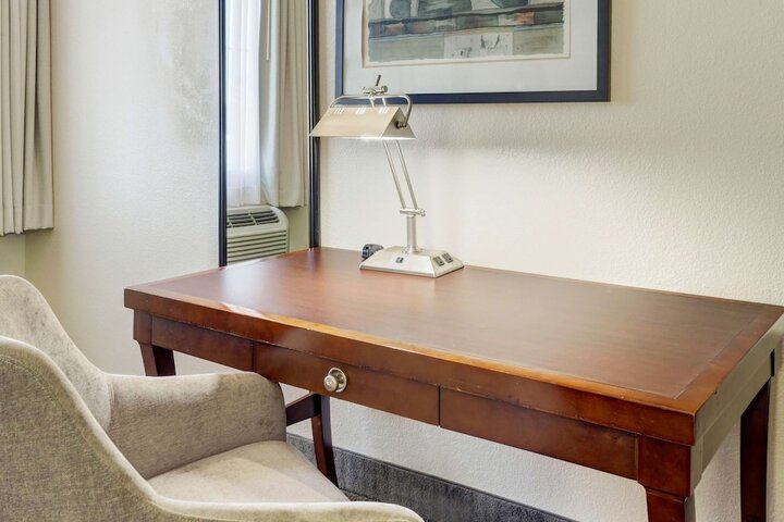 Room 15 of 25
