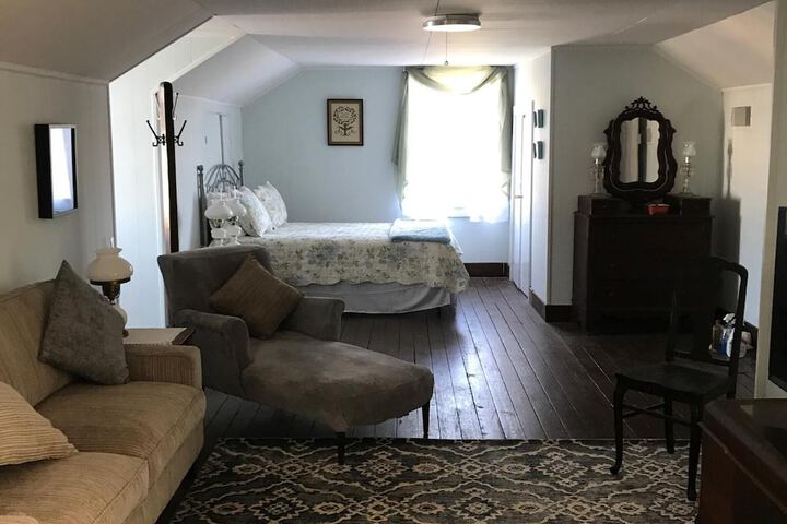 Room 33 of 55