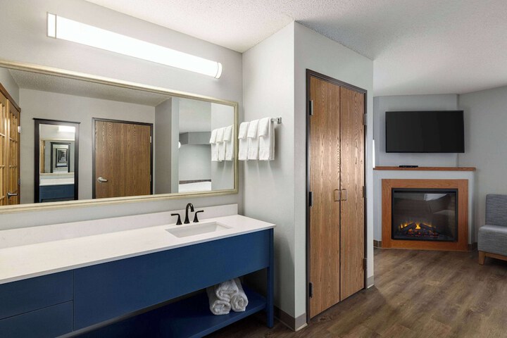 Room 30 of 62