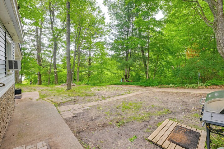 Lakefront Cabin w / Fire Pit Dock, & Boat Rental