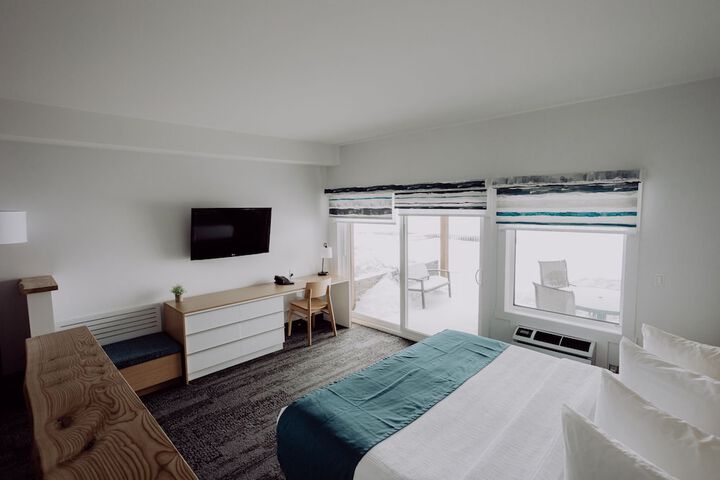 Room 10 of 102