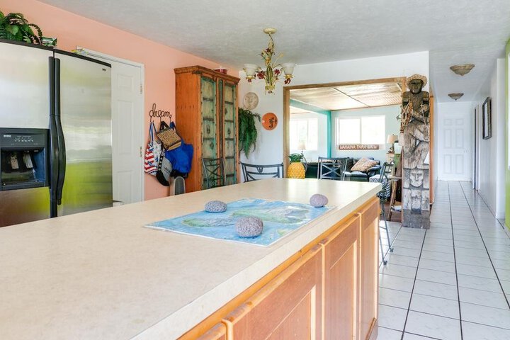 THE LAHAINA BUNGALOW