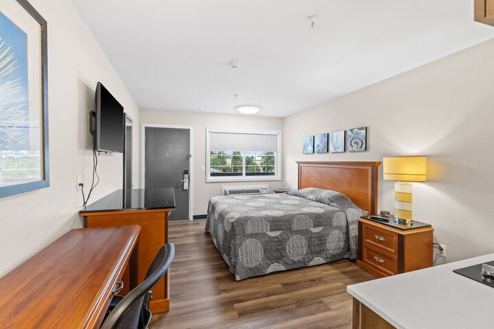 Basecamp Puyallup a Travelodge by Wyndham