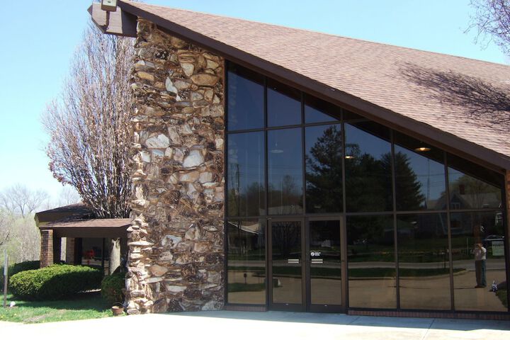 Riverbank Lodge