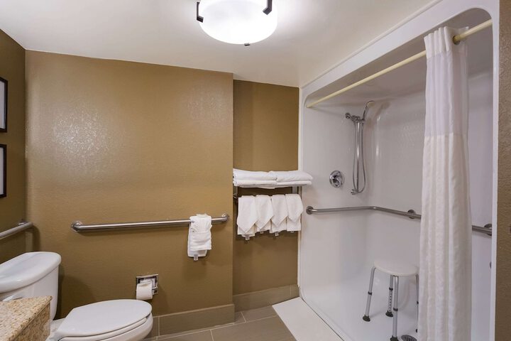 Comfort Suites Near University