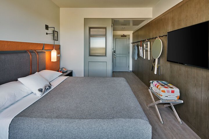 Room 46 of 78
