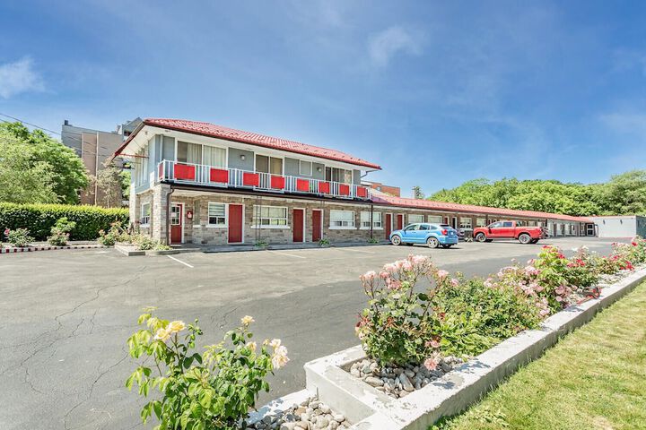 Hotel 4 of 60