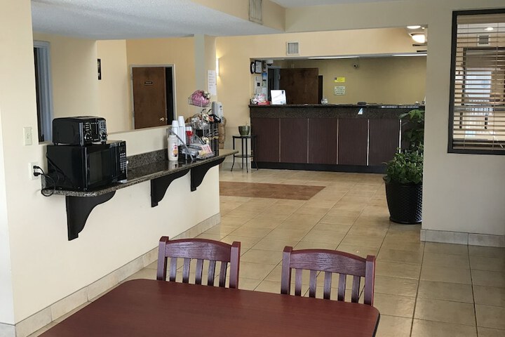 Carolina Inn & Suites of Lake Norman