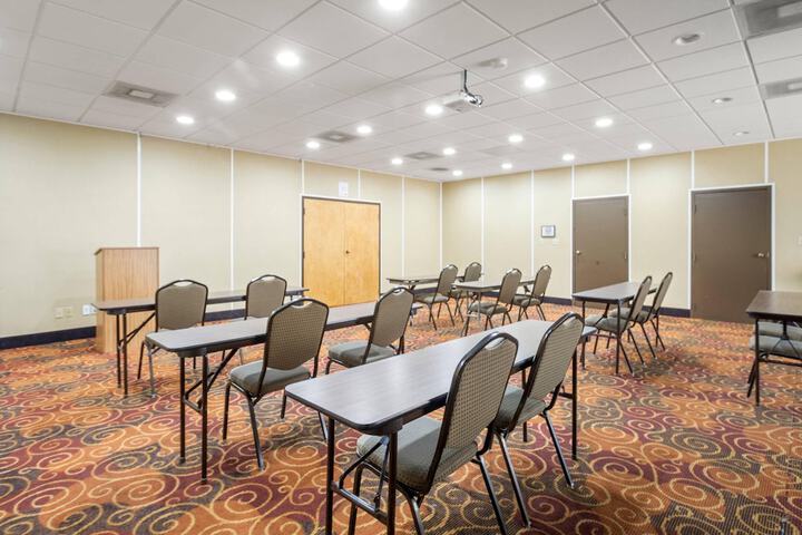 Quality Suites Hickory South