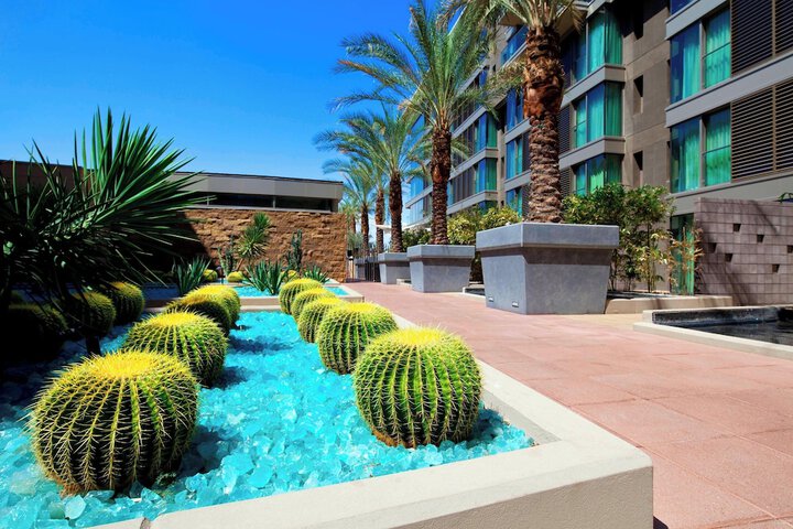W Scottsdale