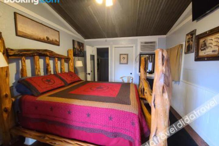 The Buffalo Girls Hotel