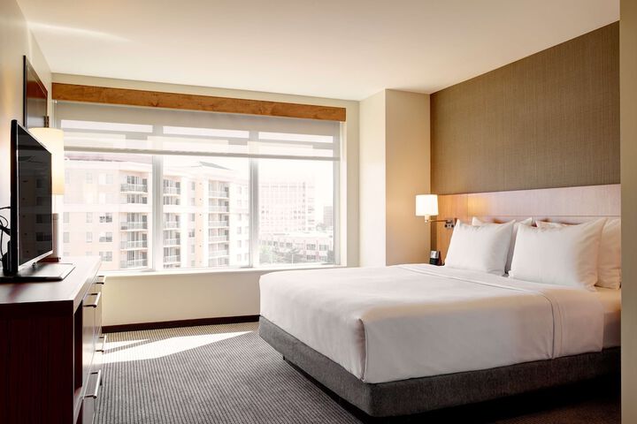 Hyatt Place Arlington / Courthouse Plaza