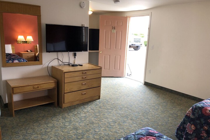 Room 11 of 34