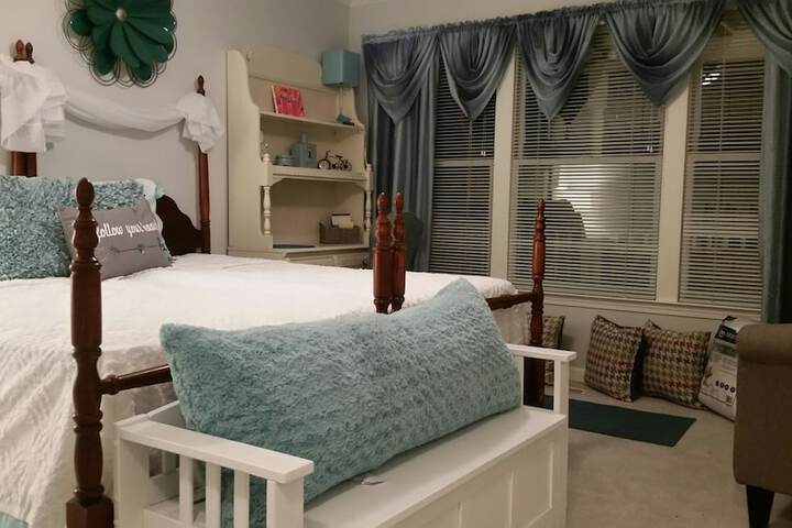 Room 13 of 23