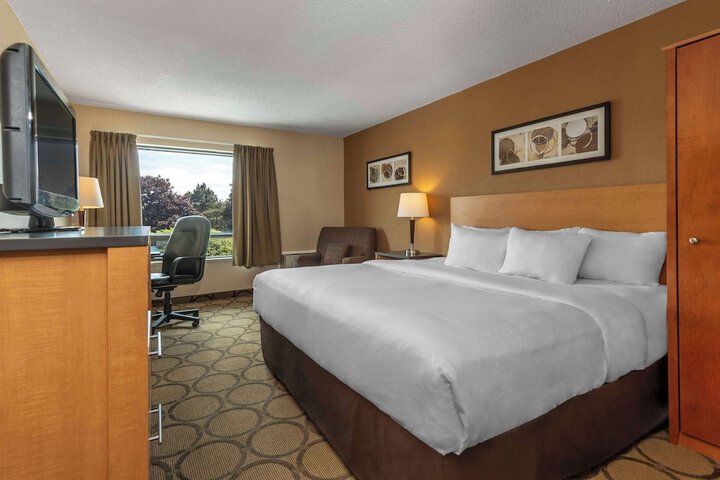 Room 14 of 25