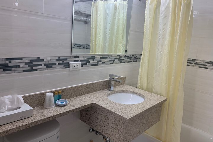Room 11 of 34