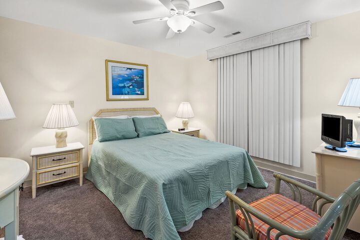 Sedgefield 102 by RedAwning