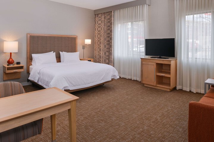 Room 9 of 42