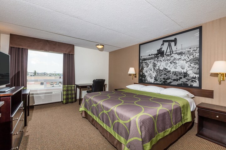 Room 11 of 23