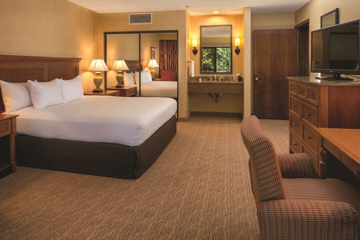 DoubleTree by Hilton Seattle Airport