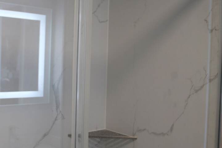 Room 28 of 75