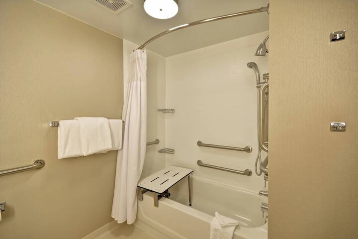Room 14 of 26