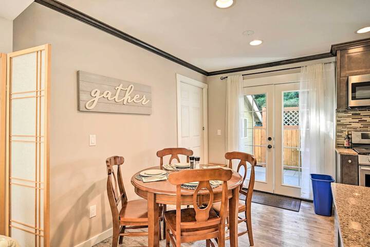 Family-friendly Kirkland Home 1 Mi to Downtown