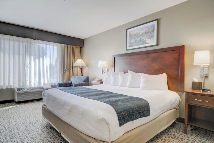 Whitefish Riverfront Hotel