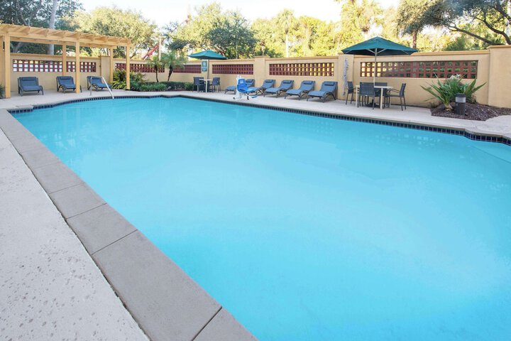 Pool 8 of 32