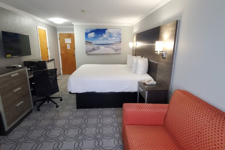 Ambassador Inn & Suites