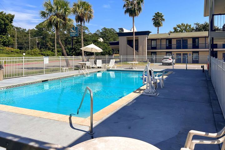Pool 6 of 39