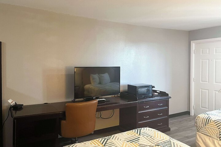 Room 11 of 11