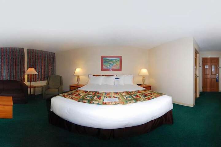 Room 7 of 19