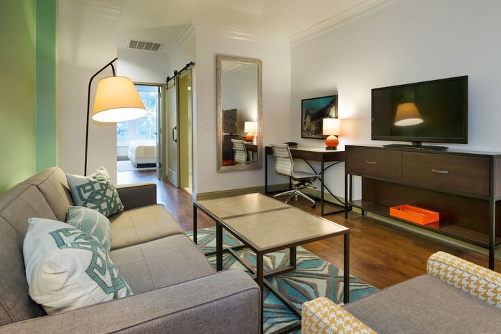 Hotel Indigo Savannah Historic District by IHG
