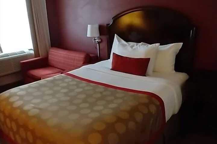 Room 34 of 90