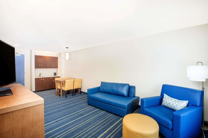 Room 10 of 47