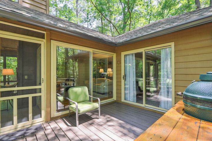 Lakefront Hamilton Cabin w / Dock & Fire Pit!